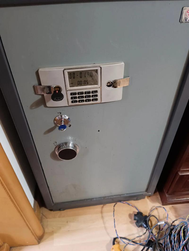 保险柜锁故障