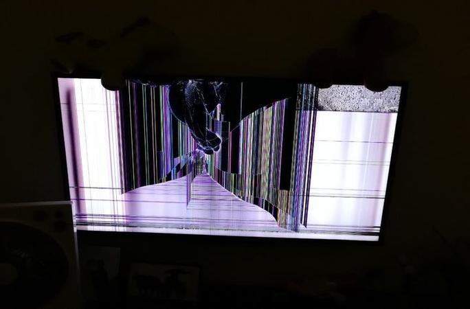 液晶电视机横道花屏故障