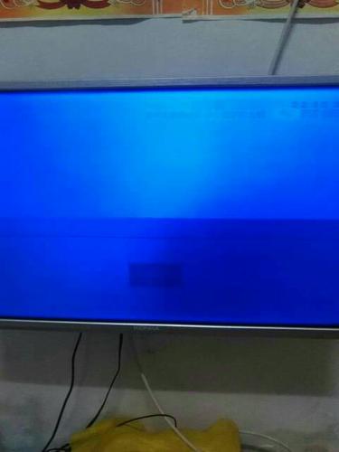 液晶电视一条横线亮屏故障