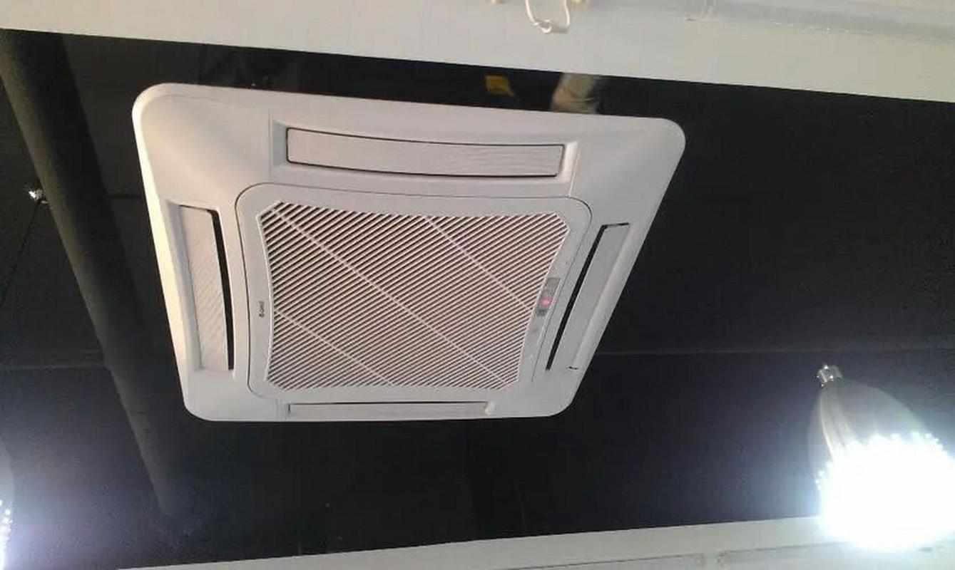 格力空调天花机报e7故障