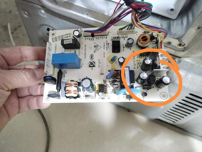 冰箱显示电路板故障怎么办