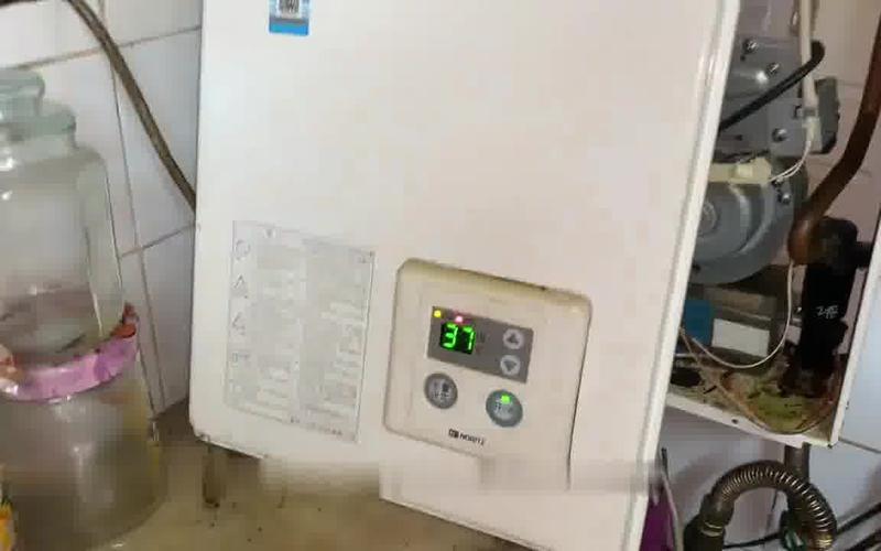 爱客多壁挂炉故障灯亮e3