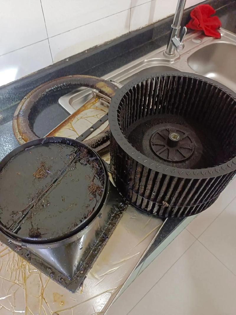油烟机清洗出现故障