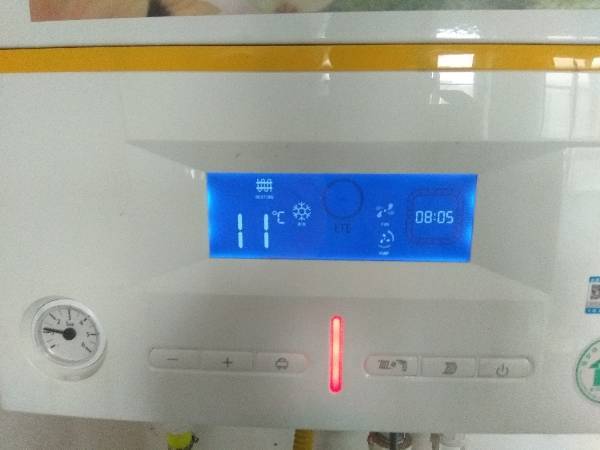 艾诺基壁挂炉显示e9什么故障